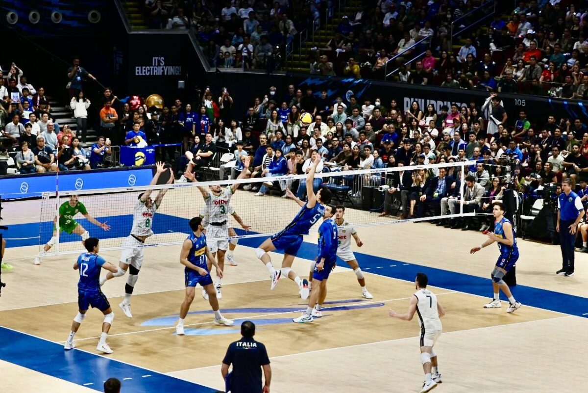 Team Italy battles Team Bulgaria at the gold medal match of the 2025 FIVB Men’s World Championship 2025 (Photo courtesy: PLDT Home)